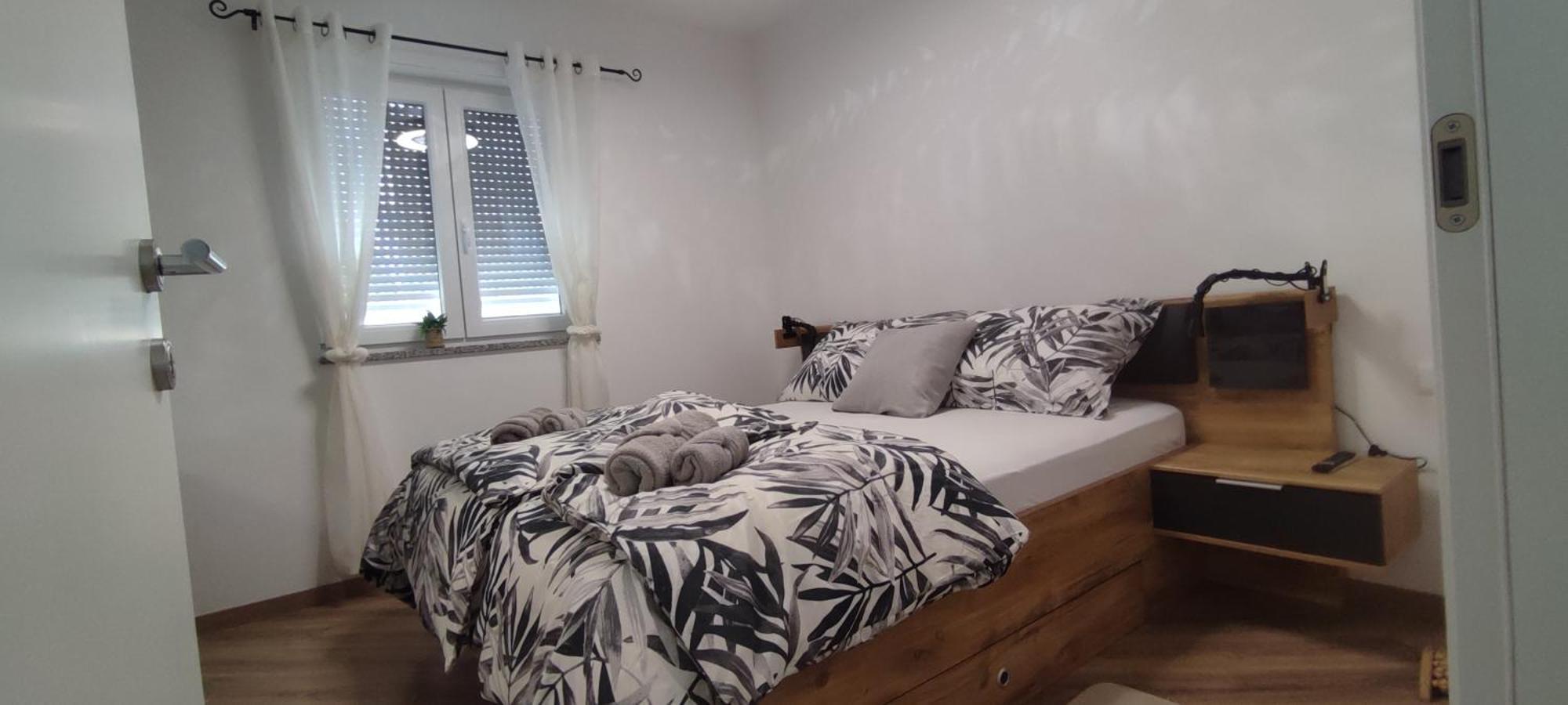 Sunny Oasis Apartment - High Ground Floor With Sunny Terrace & Private Garden!! ميدولين المظهر الخارجي الصورة
