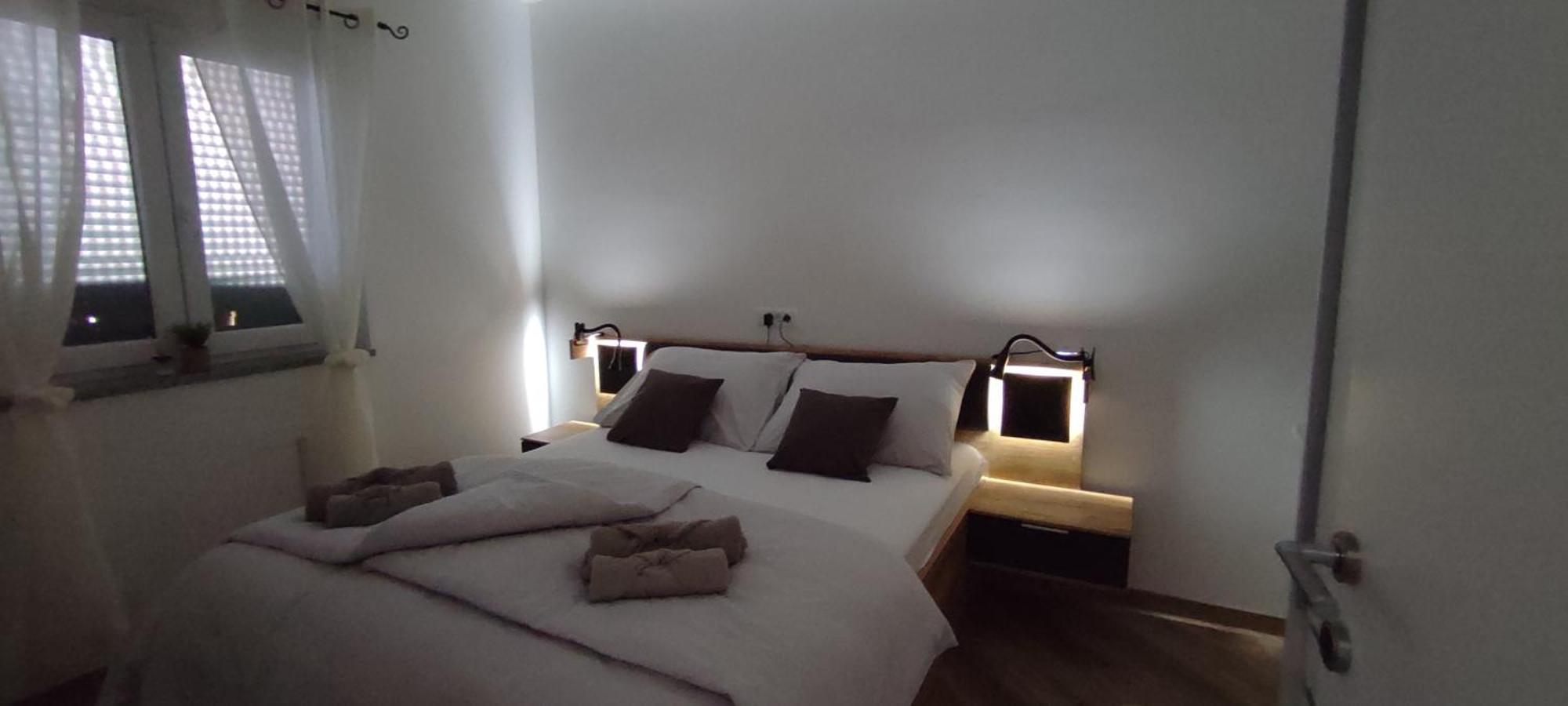 Sunny Oasis Apartment - High Ground Floor With Sunny Terrace & Private Garden!! ميدولين المظهر الخارجي الصورة